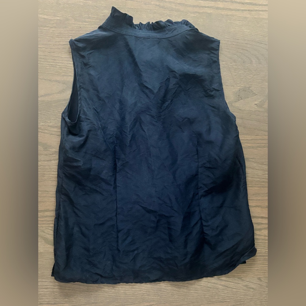 Talbots sleeveless ruffle neck blouse navy blue 100% silk women’s petites 12 p - Picture 3 of 4